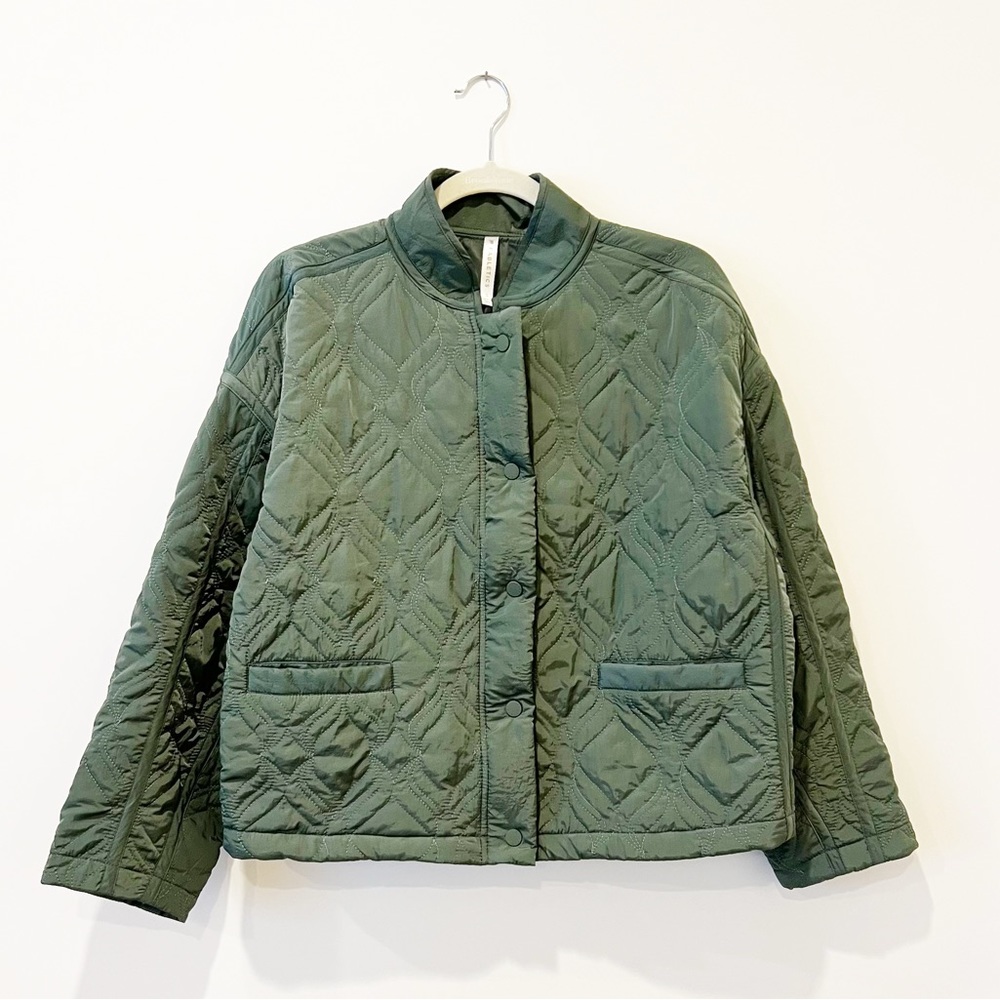 Fabletics Quilted Loft Jacket Green Full Zip Diamond Relaxed Bomber Size Small - Picture 8 of 14